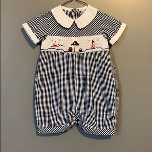 Carriage Boutique Smocked outfit 6M